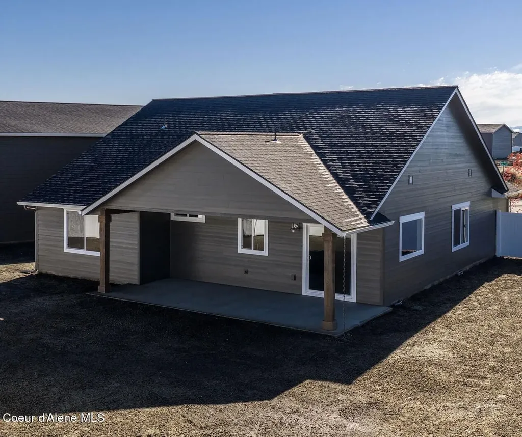 11673 N Simmons Lane Rathdrum ID 83858