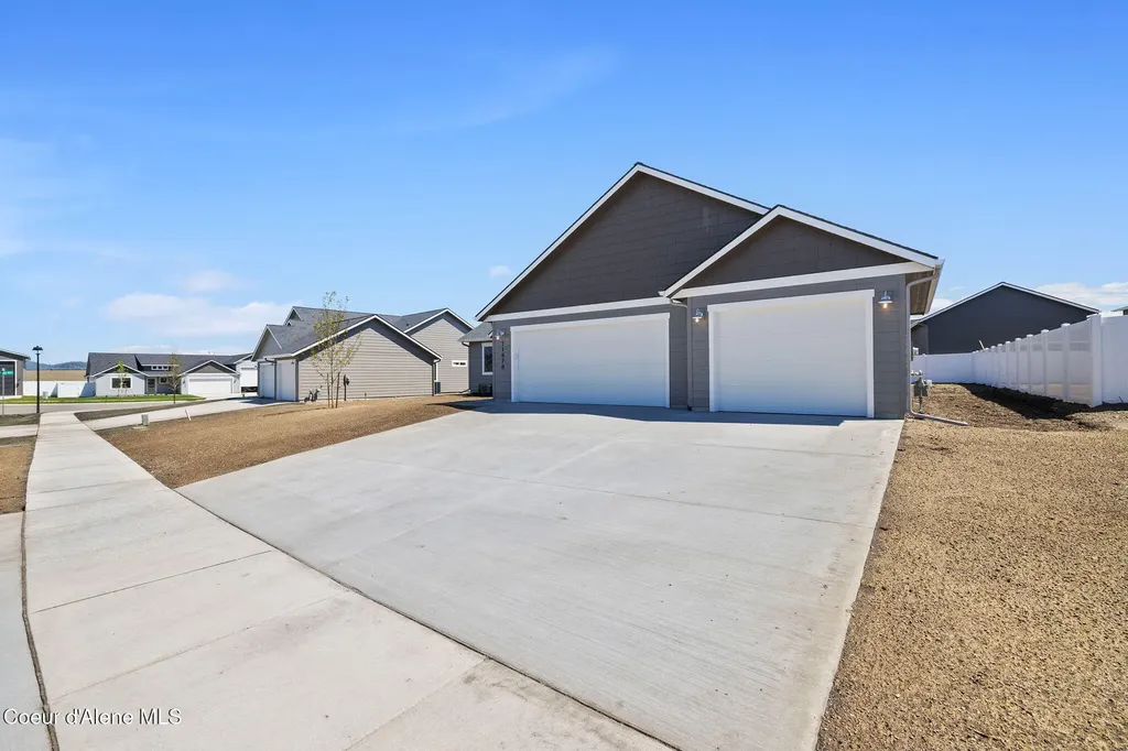 11651 N Simmons Lane Rathdrum ID 83858