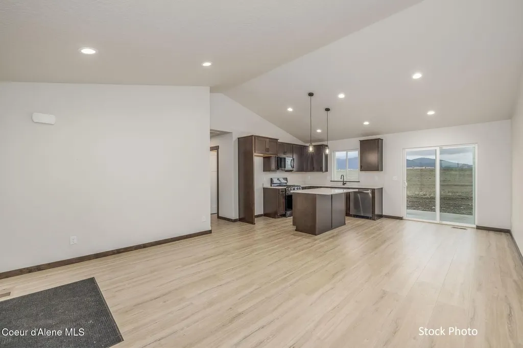 11651 N Simmons Lane Rathdrum ID 83858