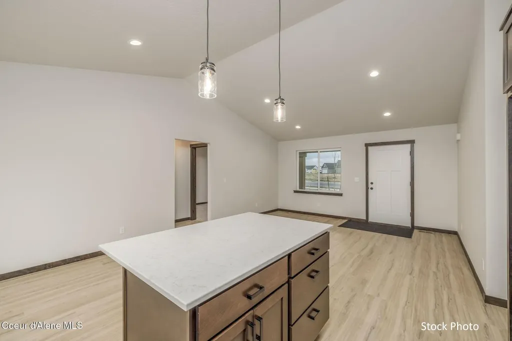 11651 N Simmons Lane Rathdrum ID 83858