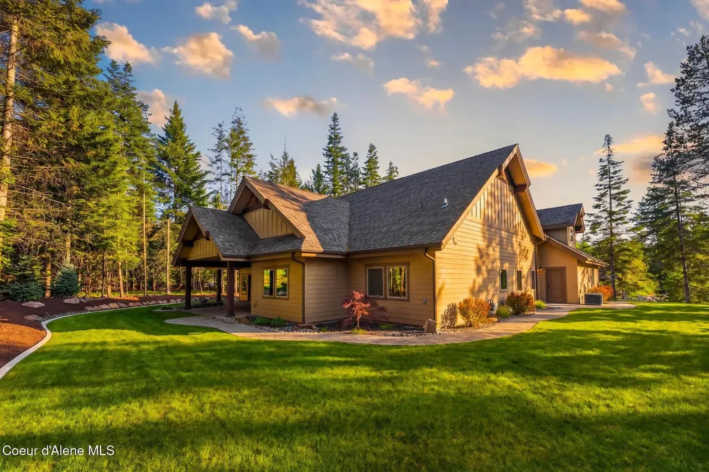 11514 N Blue Jay Loop Hayden ID 83835