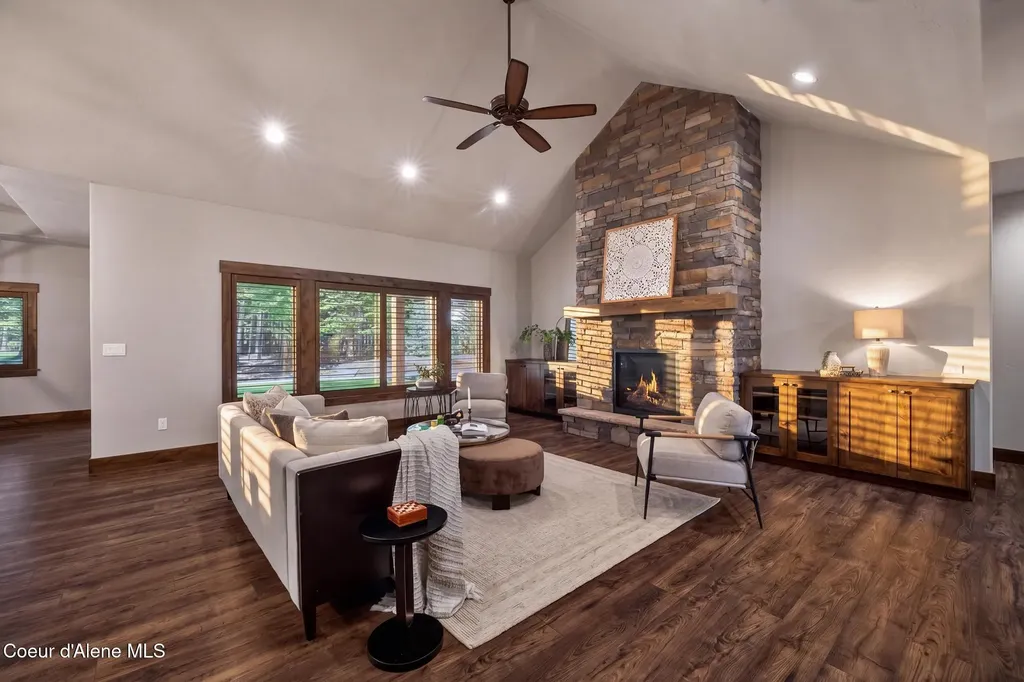 11514 N Blue Jay Loop Hayden ID 83835