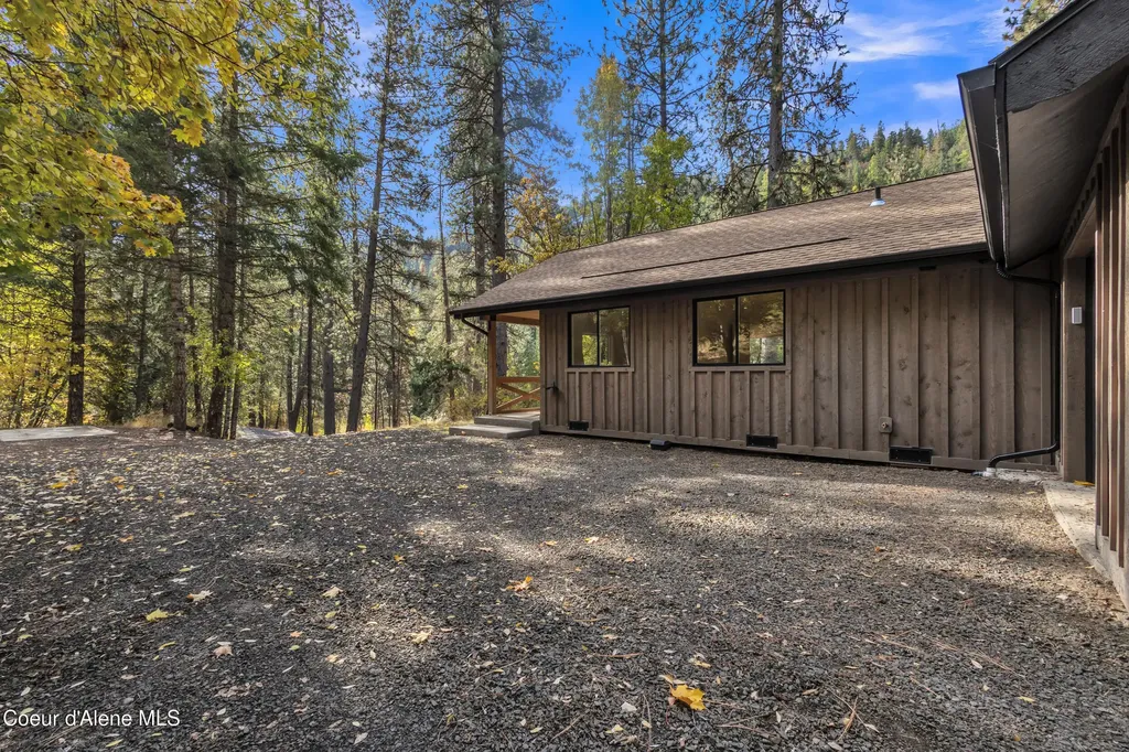 42820 S Highway 97 Harrison ID 83833