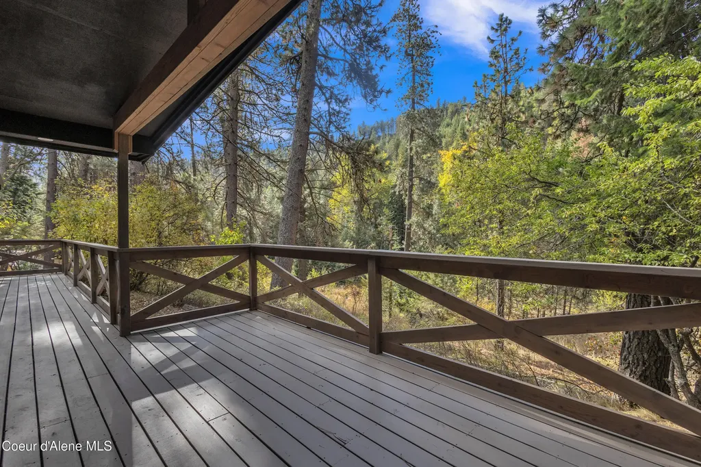 42820 S Highway 97 Harrison ID 83833