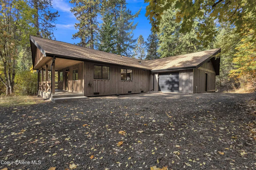 42820 S Highway 97 Harrison ID 83833