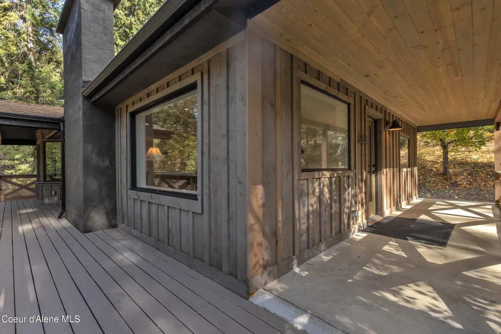 42820 S Highway 97 Harrison ID 83833