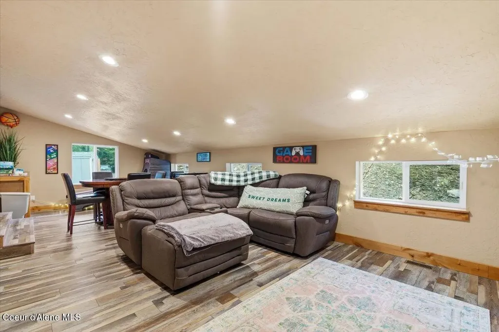 17045 W Cade Road Hauser ID 83854