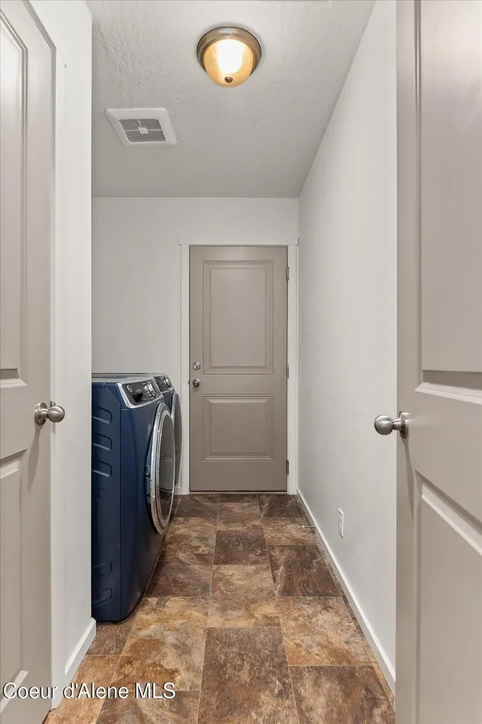 1526 N Minam Loop Post Falls ID 83854