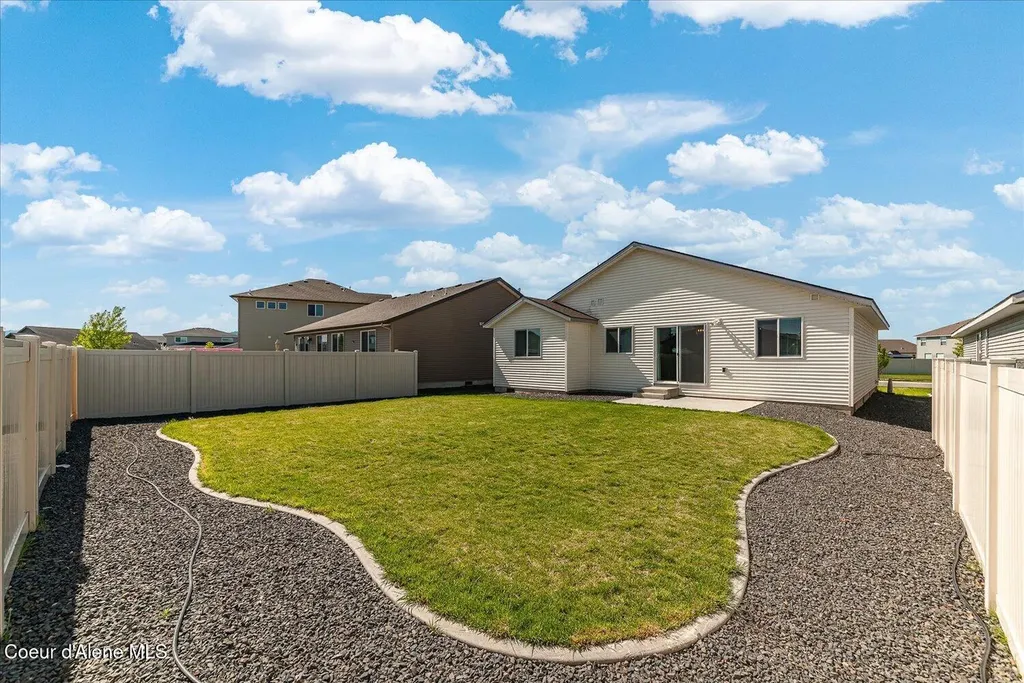 1526 N Minam Loop Post Falls ID 83854