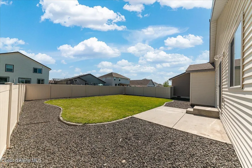 1526 N Minam Loop Post Falls ID 83854