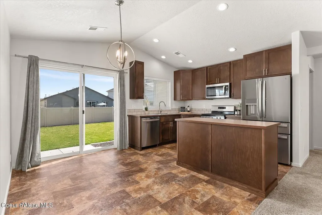 1526 N Minam Loop Post Falls ID 83854