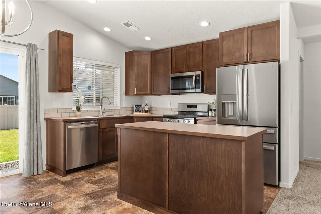 1526 N Minam Loop Post Falls ID 83854