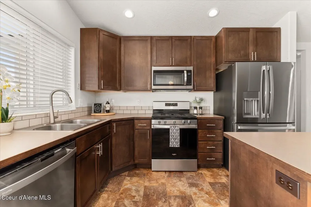 1526 N Minam Loop Post Falls ID 83854