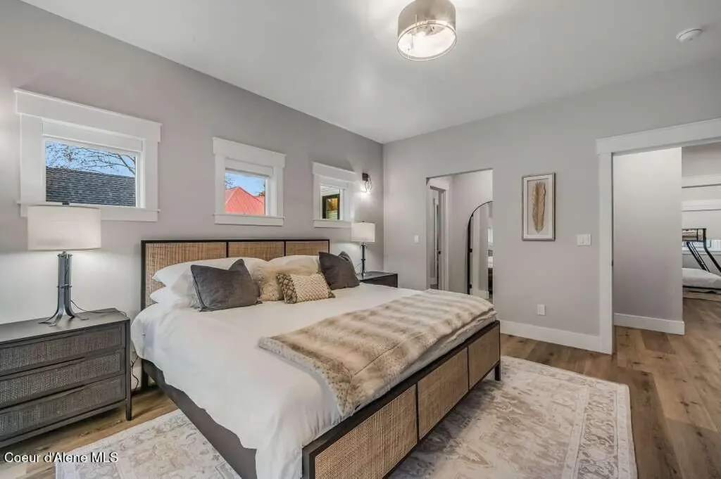 422 S 3rd Avenue Sandpoint ID 83864