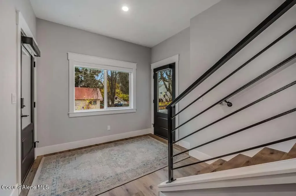 422 S 3rd Avenue Sandpoint ID 83864