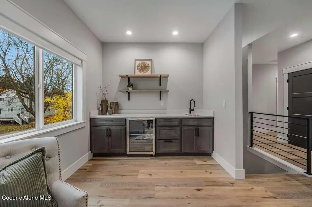 422 S 3rd Avenue Sandpoint ID 83864
