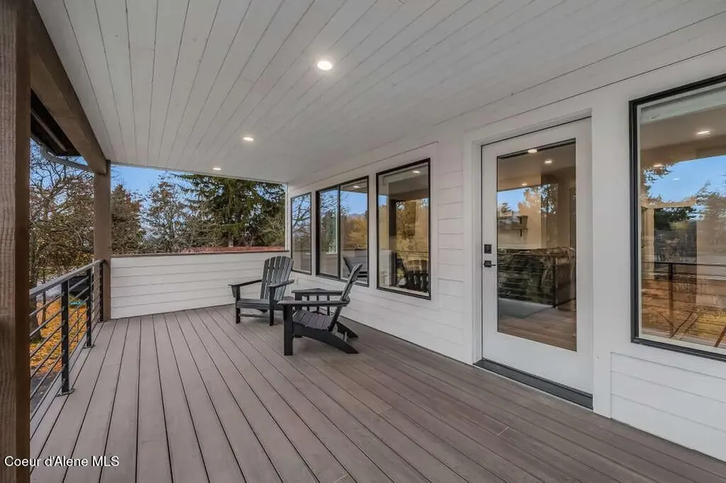 422 S 3rd Avenue Sandpoint ID 83864