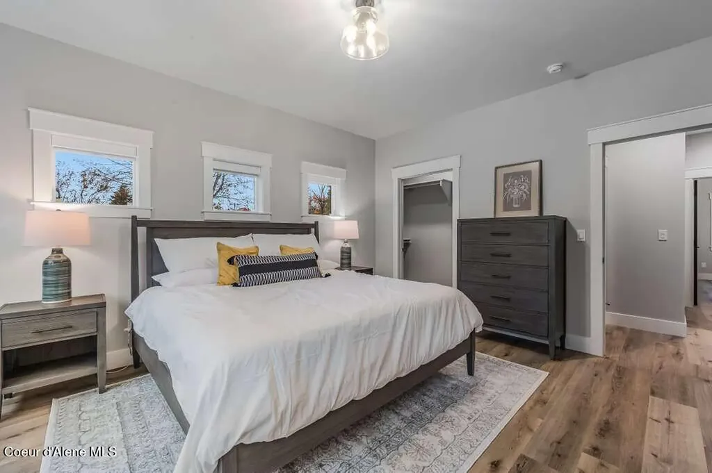 422 S 3rd Avenue Sandpoint ID 83864