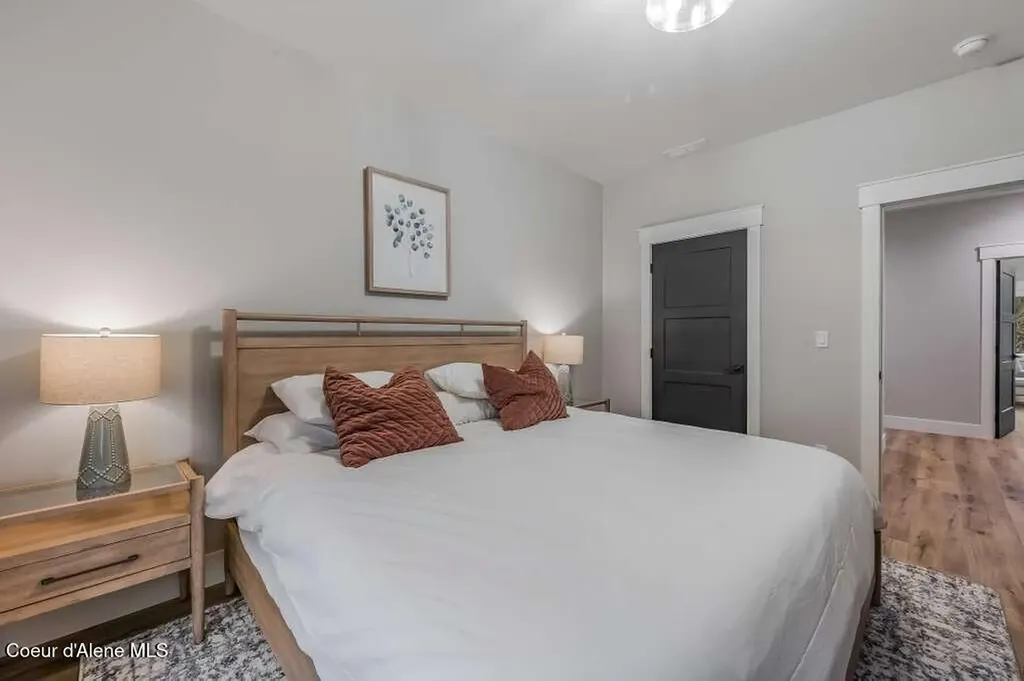422 S 3rd Avenue Sandpoint ID 83864