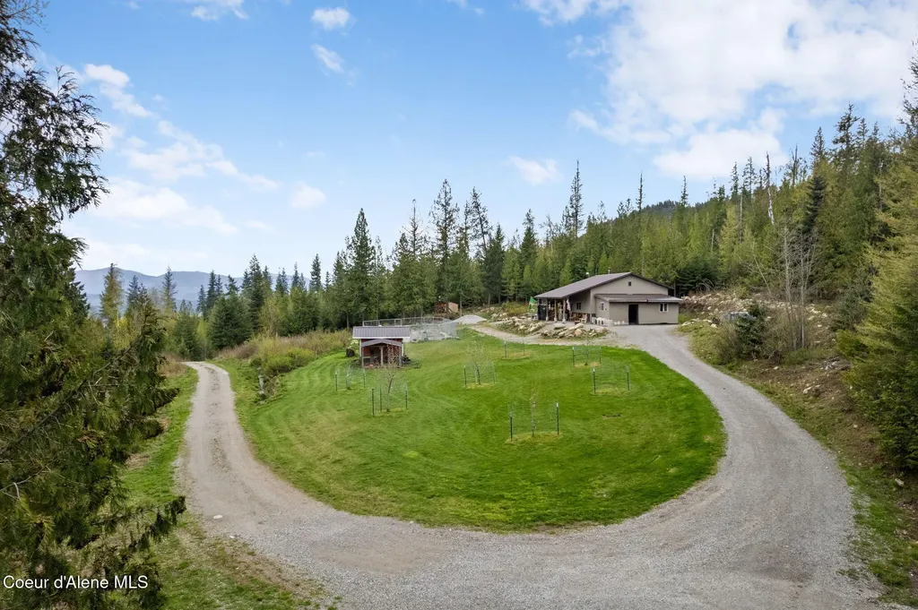 2636 Barnhardt Road Careywood ID 83809