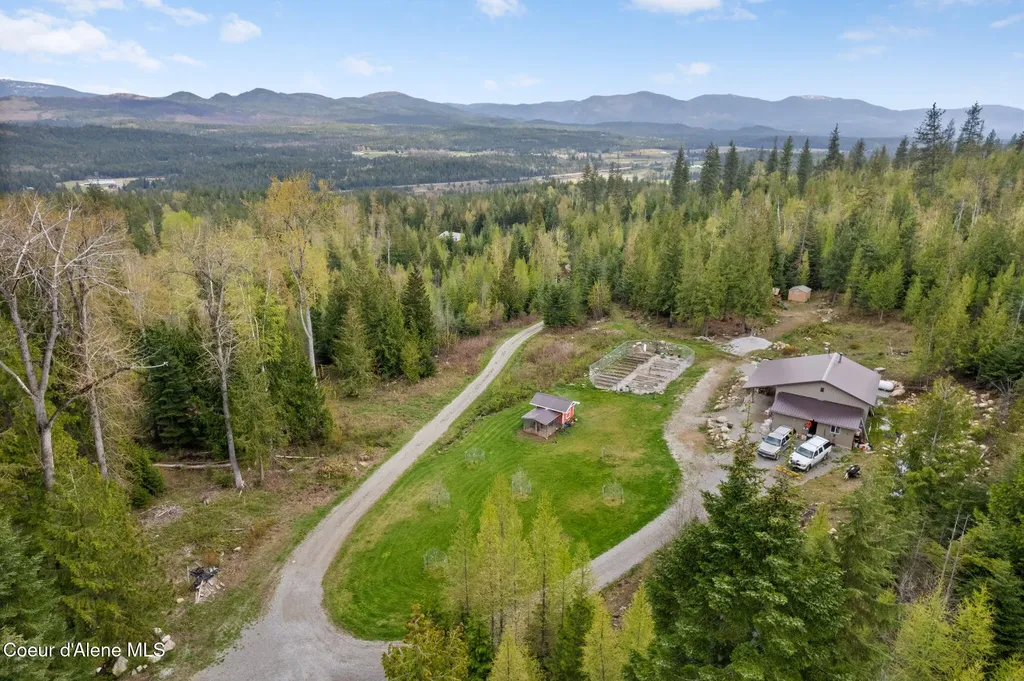 2636 Barnhardt Road Careywood ID 83809