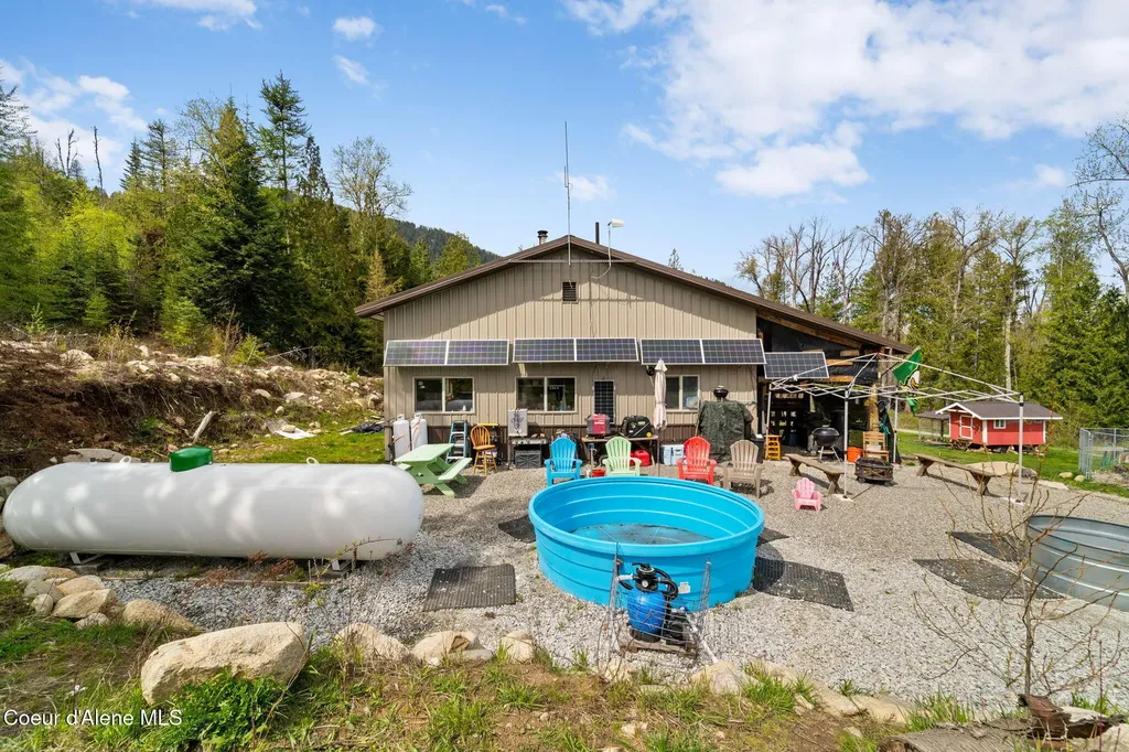2636 Barnhardt Road Careywood ID 83809