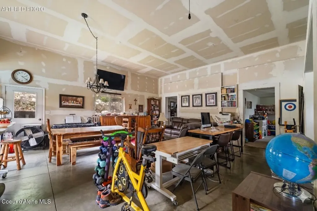 2636 Barnhardt Road Careywood ID 83809