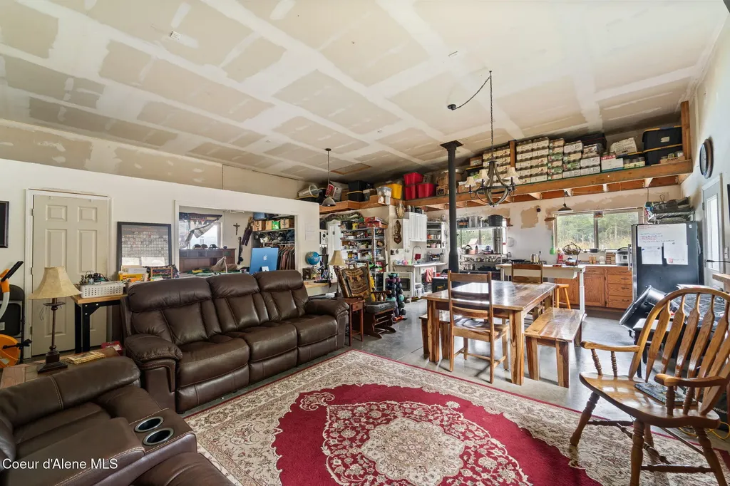 2636 Barnhardt Road Careywood ID 83809