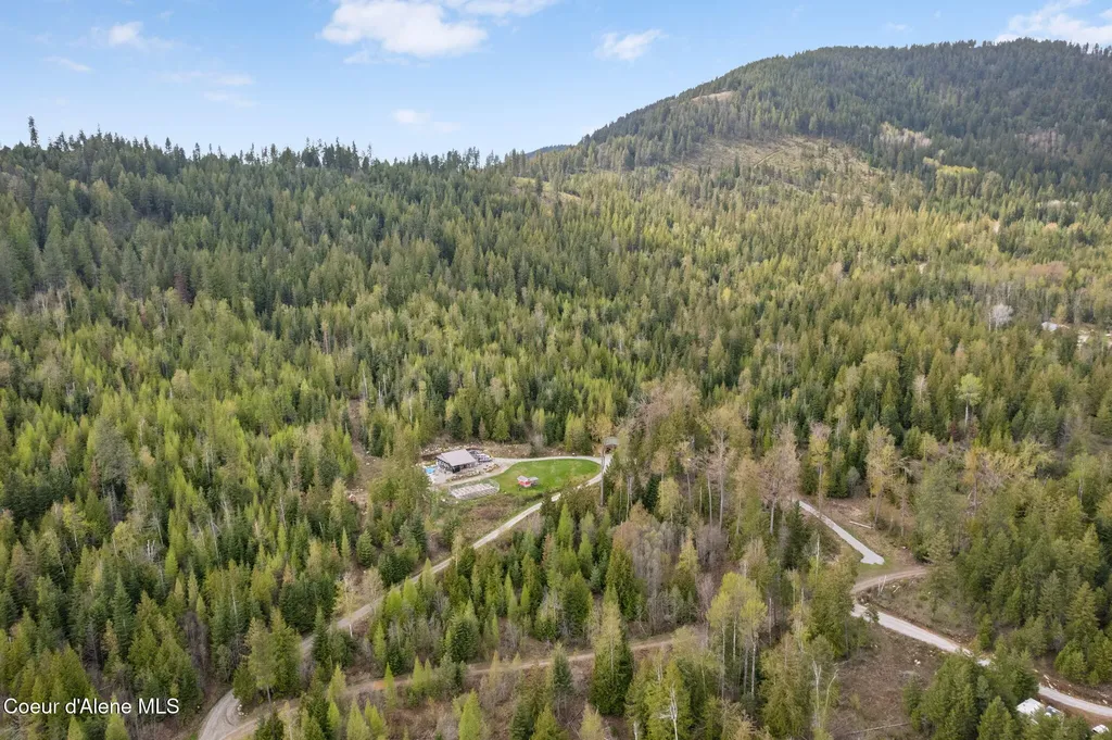 2636 Barnhardt Road Careywood ID 83809