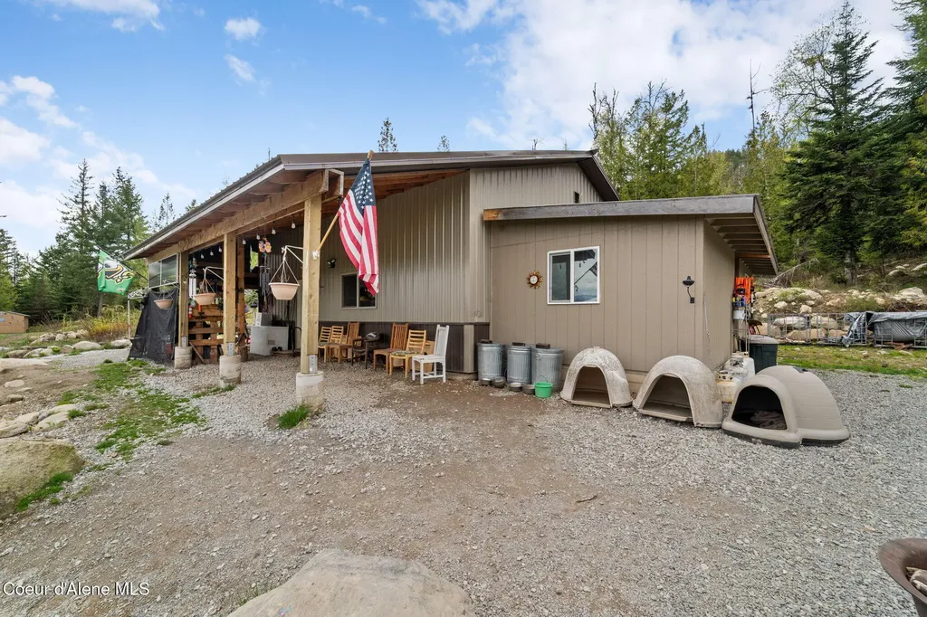 2636 Barnhardt Road Careywood ID 83809