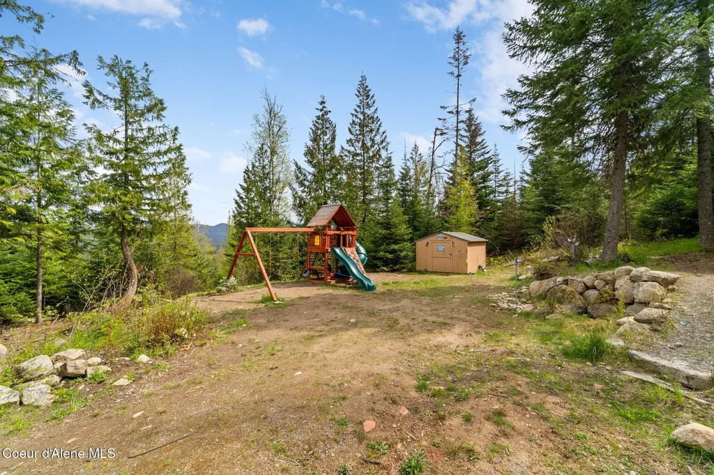 2636 Barnhardt Road Careywood ID 83809