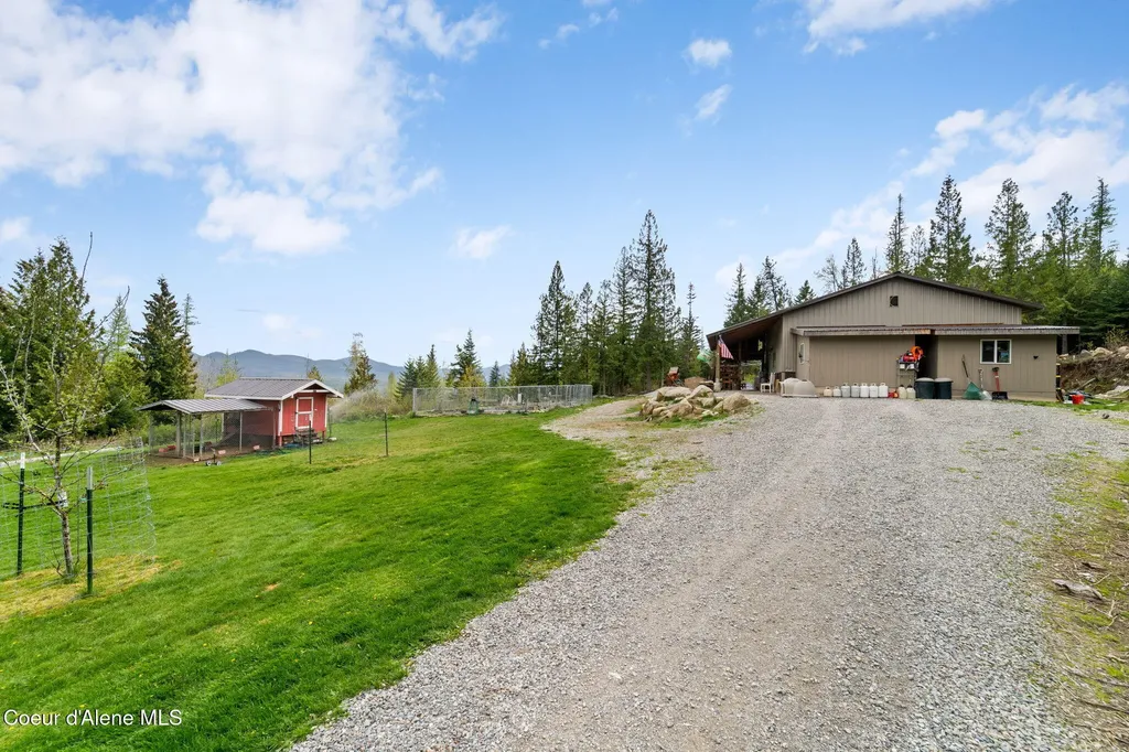 2636 Barnhardt Road Careywood ID 83809