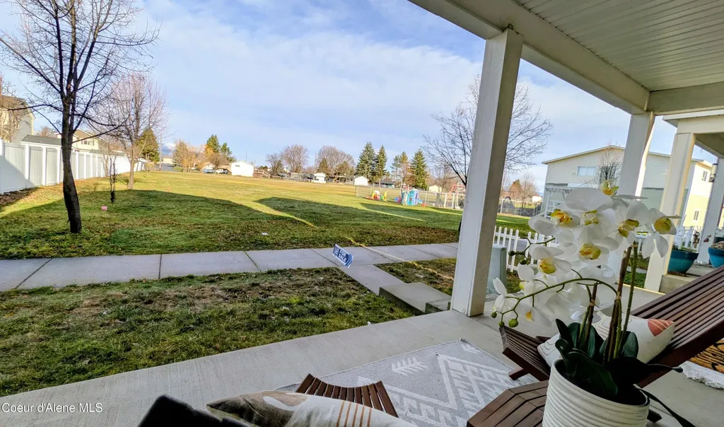 1627 E Zoey Lane Post Falls ID 83854