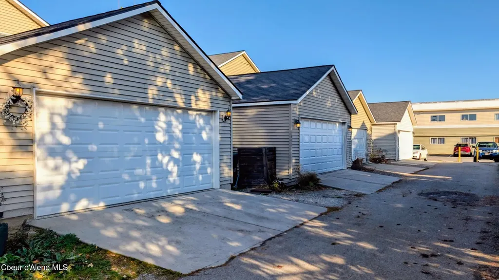 1627 E Zoey Lane Post Falls ID 83854
