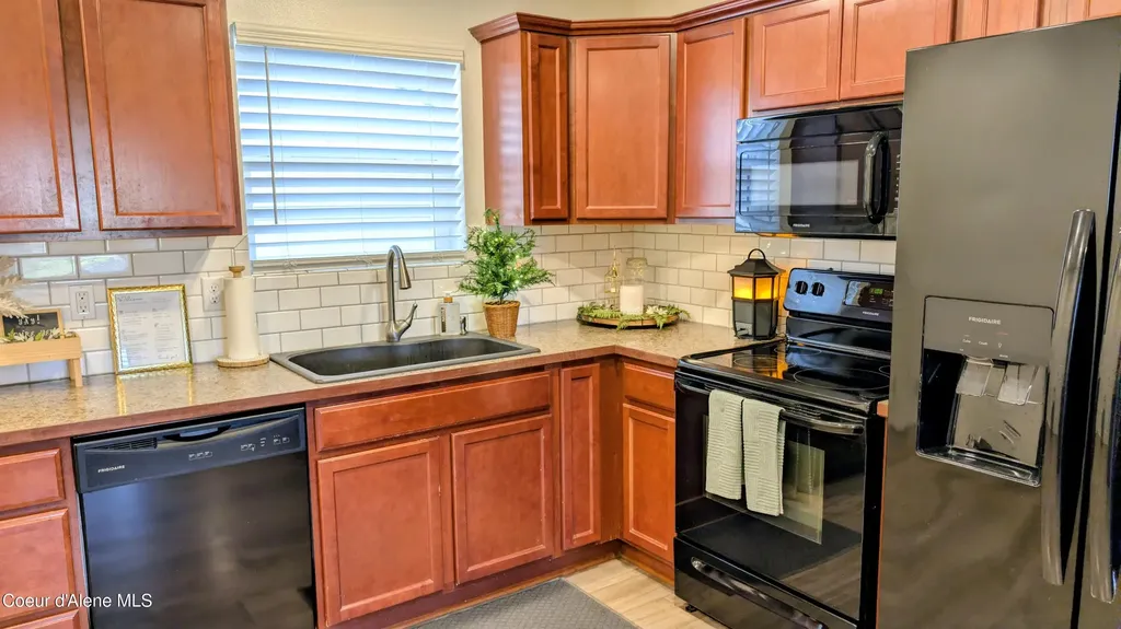 1627 E Zoey Lane Post Falls ID 83854