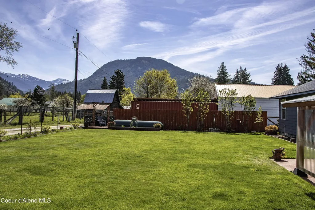 316 W 6th Avenue Clark Fork ID 83811