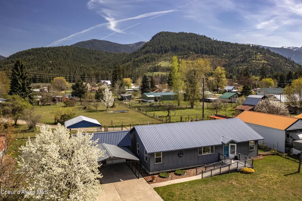 316 W 6th Avenue Clark Fork ID 83811