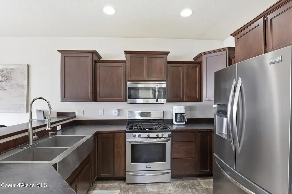 12435 W Moorfield Avenue Post Falls ID 83854