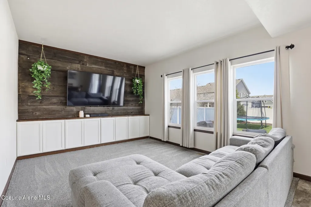 12435 W Moorfield Avenue Post Falls ID 83854
