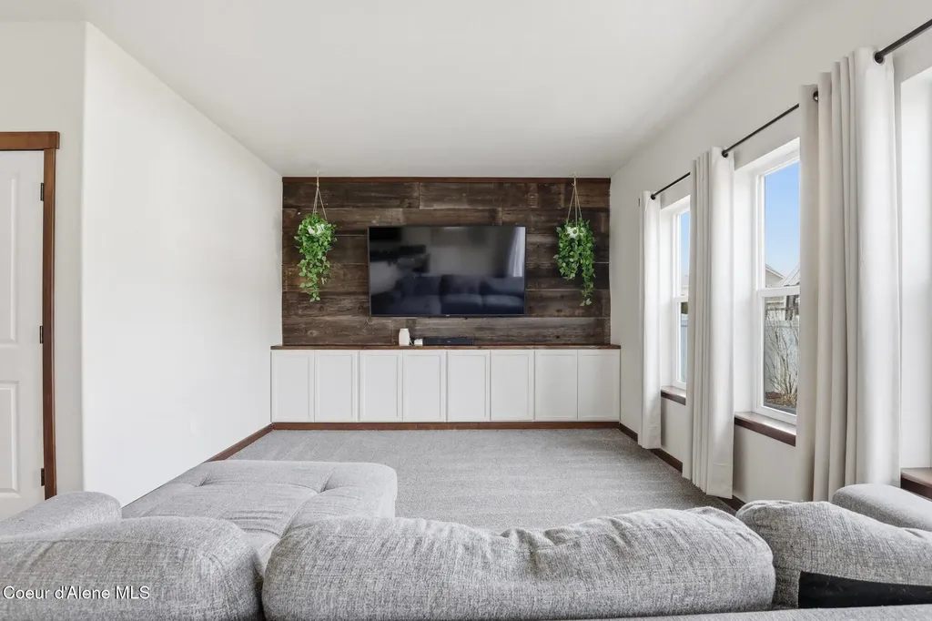 12435 W Moorfield Avenue Post Falls ID 83854