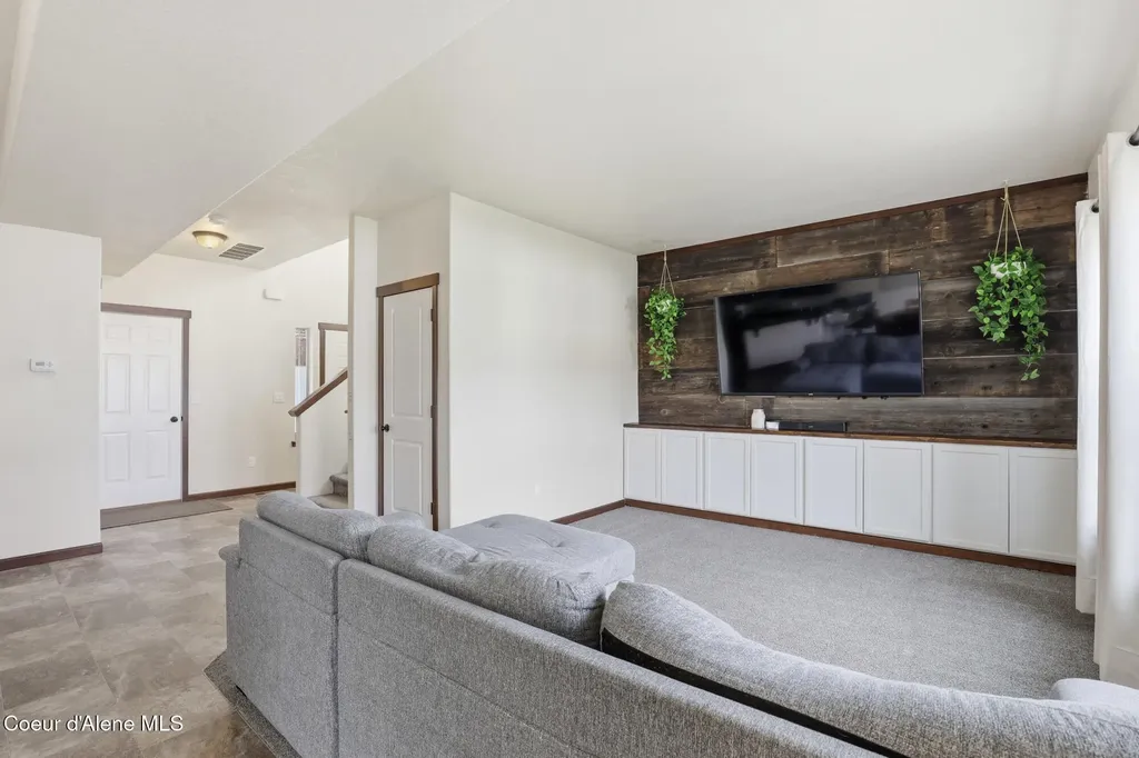 12435 W Moorfield Avenue Post Falls ID 83854