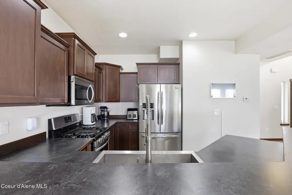 12435 W Moorfield Avenue Post Falls ID 83854