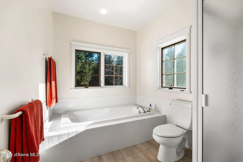 1175 Eureka Road Sagle ID 83860