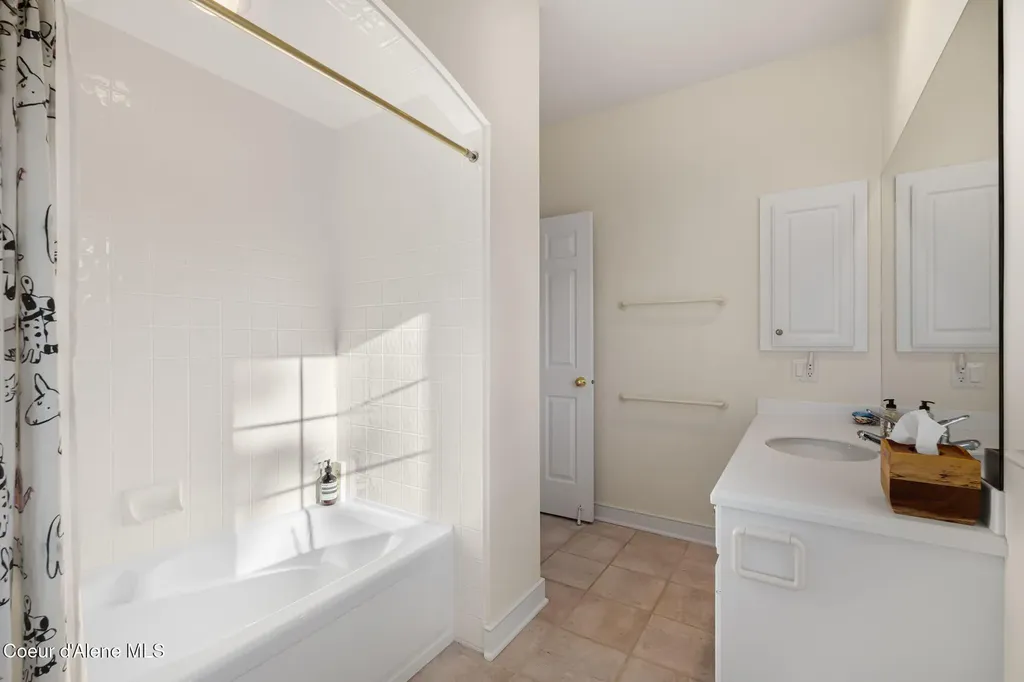 1175 Eureka Road Sagle ID 83860