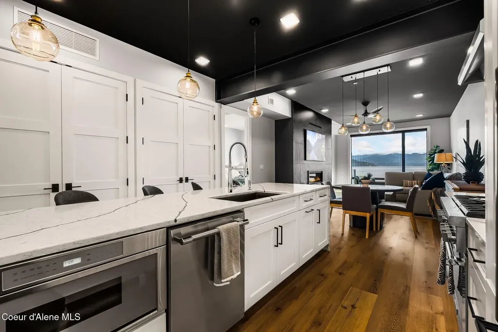 802 Sandpoint Avenue Sandpoint ID 83864