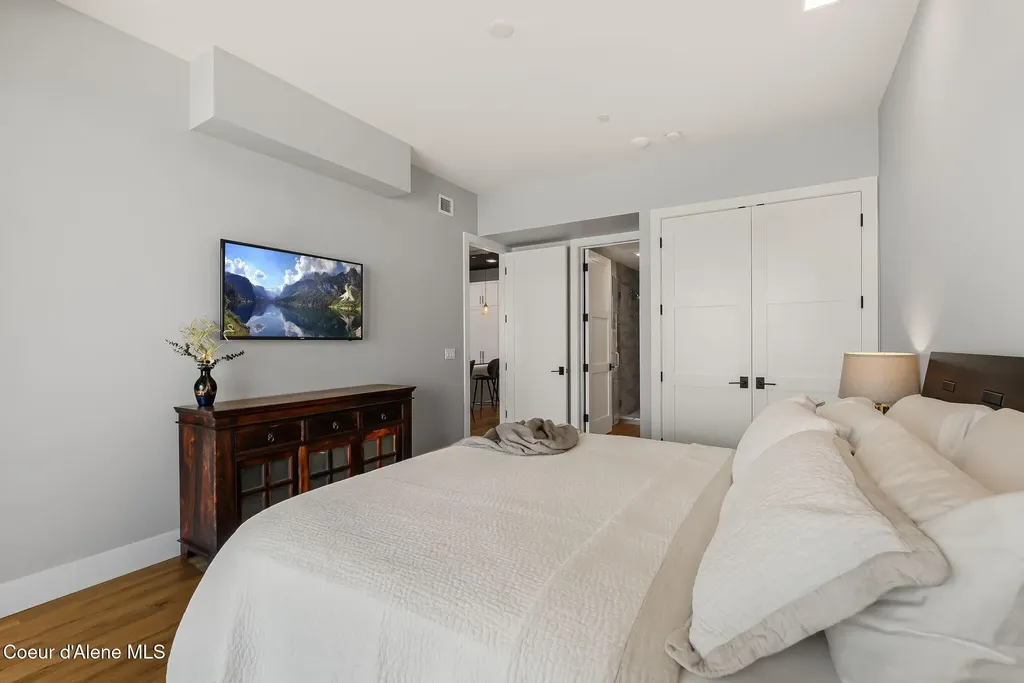 802 Sandpoint Avenue Sandpoint ID 83864