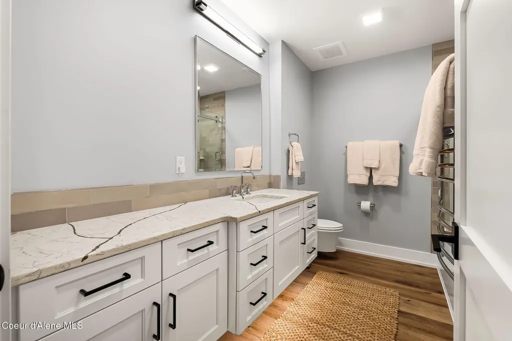 802 Sandpoint Avenue Sandpoint ID 83864