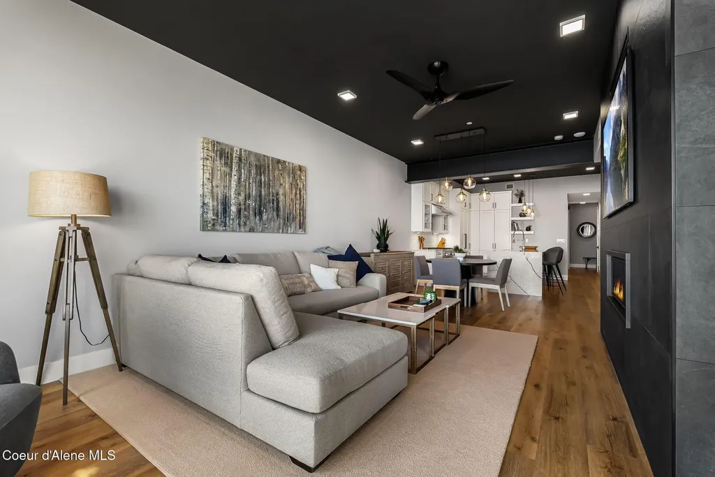 802 Sandpoint Avenue Sandpoint ID 83864