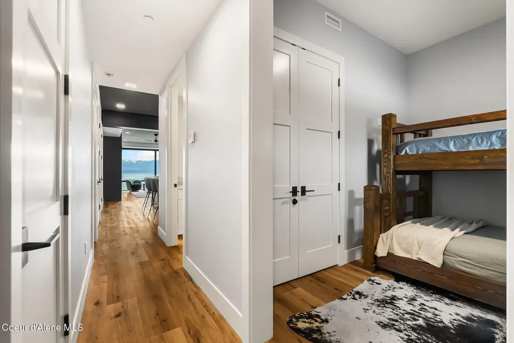 802 Sandpoint Avenue Sandpoint ID 83864