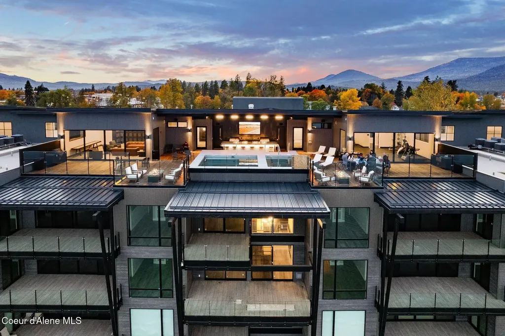 802 Sandpoint Avenue Sandpoint ID 83864